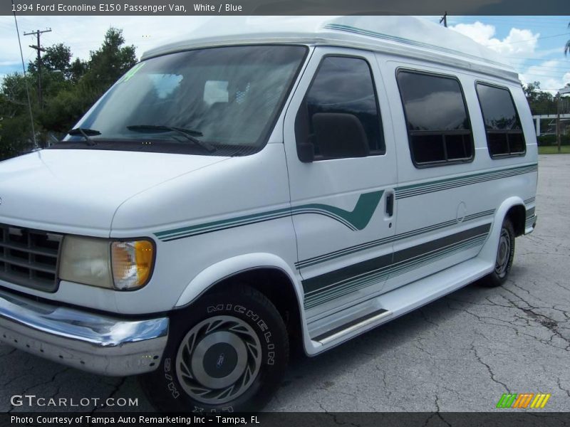 White / Blue 1994 Ford Econoline E150 Passenger Van
