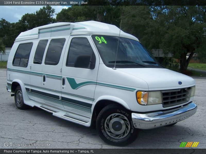White / Blue 1994 Ford Econoline E150 Passenger Van