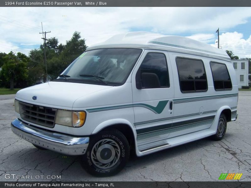 White / Blue 1994 Ford Econoline E150 Passenger Van