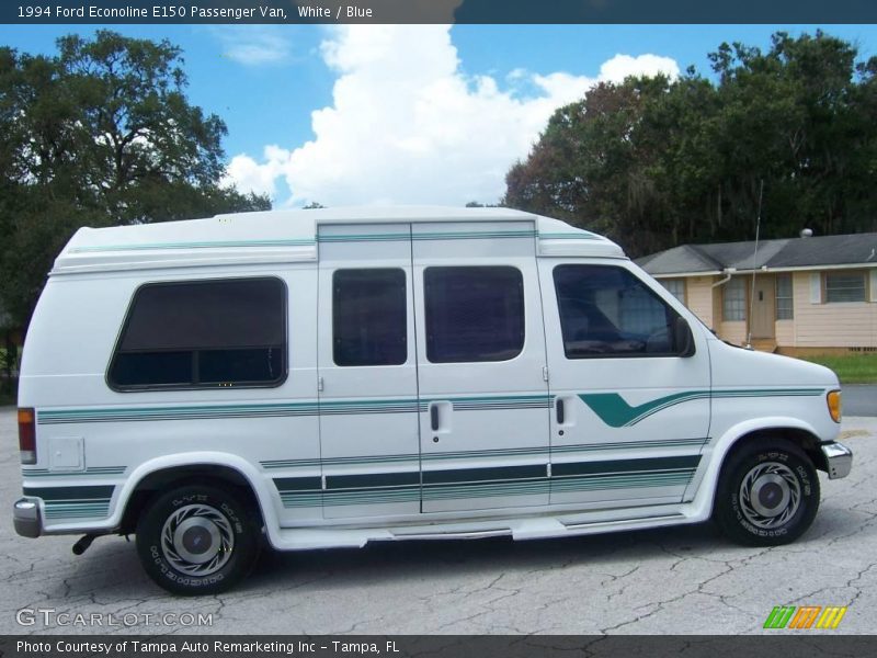 White / Blue 1994 Ford Econoline E150 Passenger Van