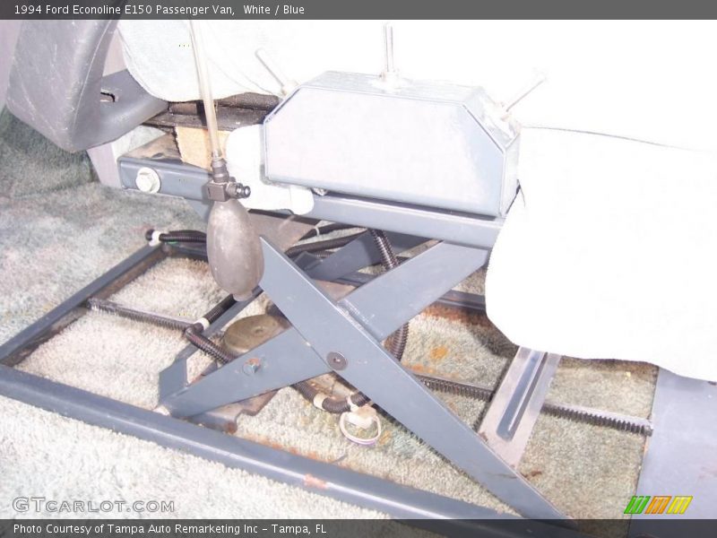 White / Blue 1994 Ford Econoline E150 Passenger Van