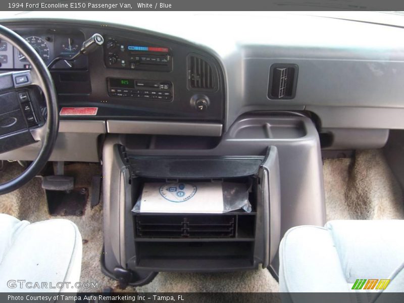 White / Blue 1994 Ford Econoline E150 Passenger Van
