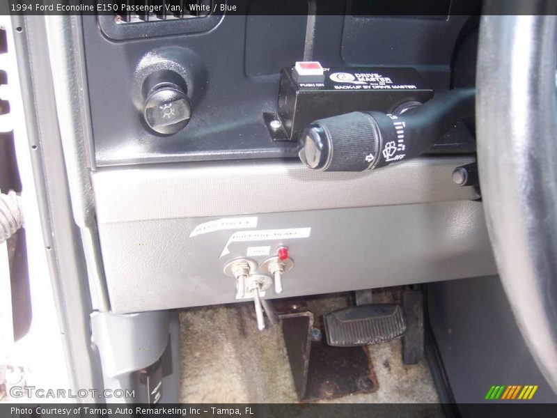White / Blue 1994 Ford Econoline E150 Passenger Van