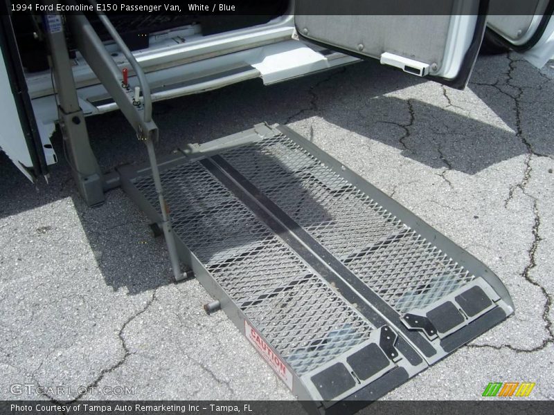 White / Blue 1994 Ford Econoline E150 Passenger Van