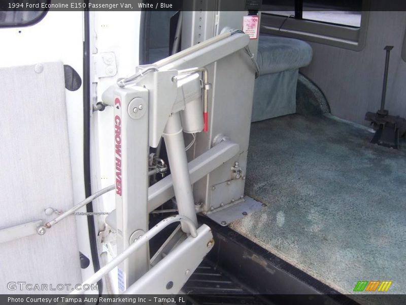 White / Blue 1994 Ford Econoline E150 Passenger Van