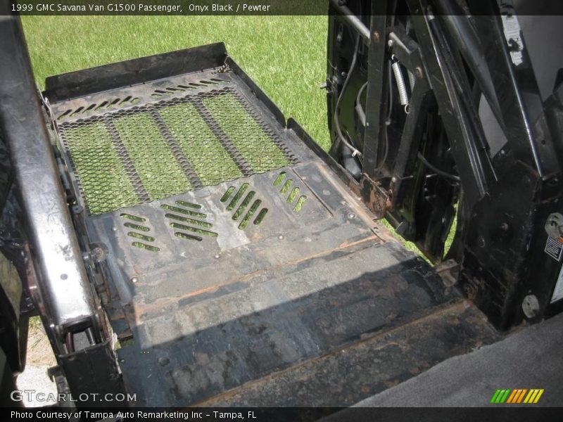 Onyx Black / Pewter 1999 GMC Savana Van G1500 Passenger
