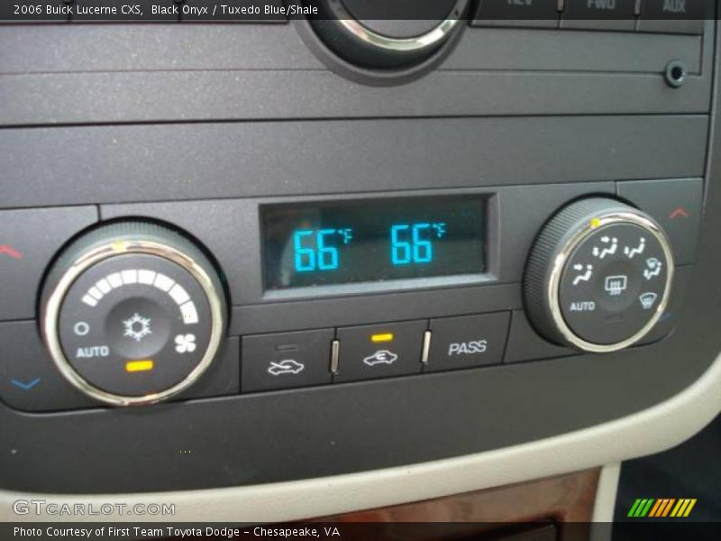 Black Onyx / Tuxedo Blue/Shale 2006 Buick Lucerne CXS