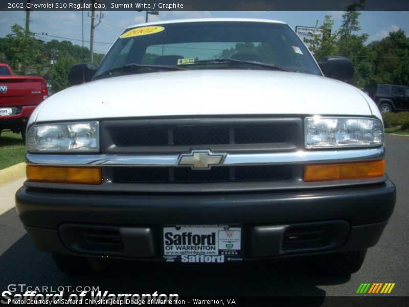 Summit White / Graphite 2002 Chevrolet S10 Regular Cab
