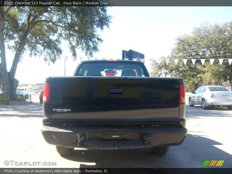 Onyx Black / Medium Gray 2002 Chevrolet S10 Regular Cab