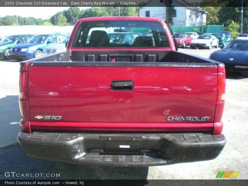 Dark Cherry Red Metallic / Graphite 2003 Chevrolet S10 Extended Cab