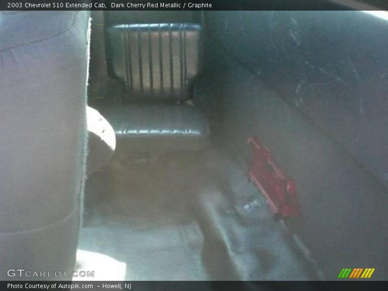 Dark Cherry Red Metallic / Graphite 2003 Chevrolet S10 Extended Cab