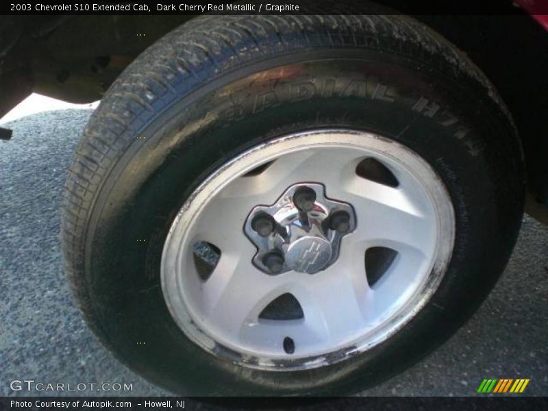 Dark Cherry Red Metallic / Graphite 2003 Chevrolet S10 Extended Cab