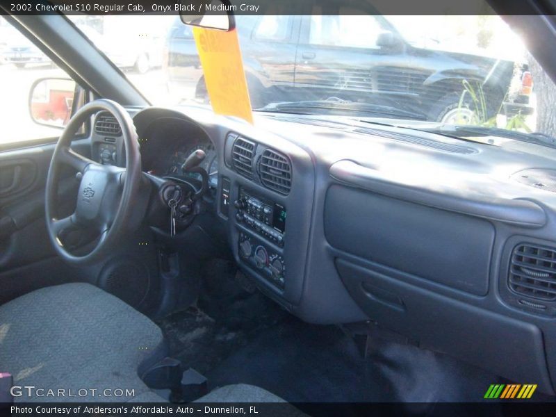 Onyx Black / Medium Gray 2002 Chevrolet S10 Regular Cab