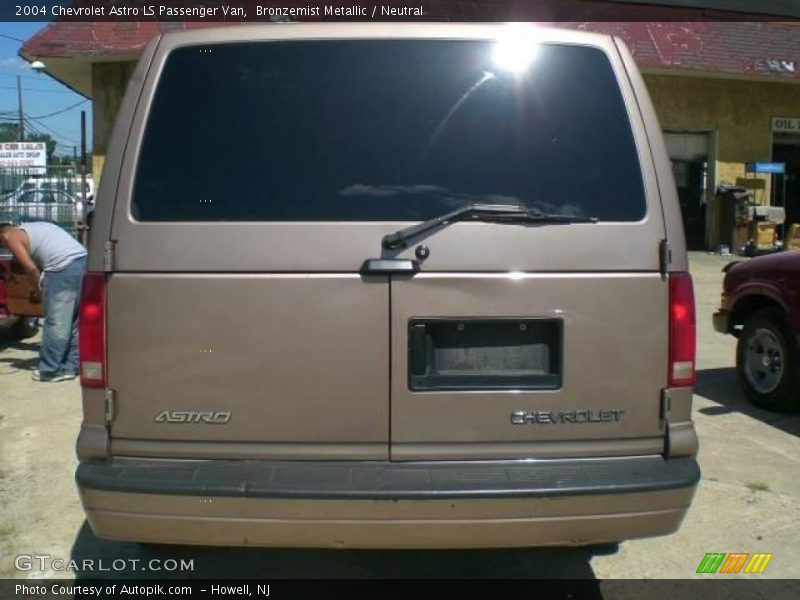 Bronzemist Metallic / Neutral 2004 Chevrolet Astro LS Passenger Van