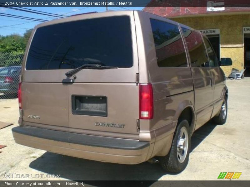 Bronzemist Metallic / Neutral 2004 Chevrolet Astro LS Passenger Van