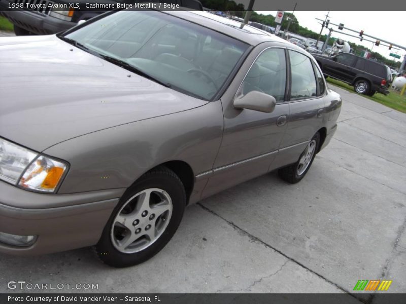 Cashmere Beige Metallic / Beige 1998 Toyota Avalon XLS