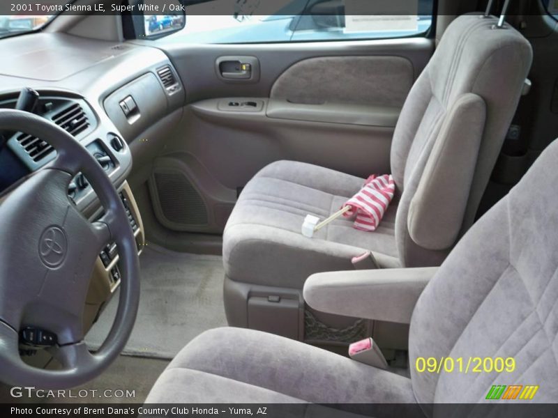 Super White / Oak 2001 Toyota Sienna LE