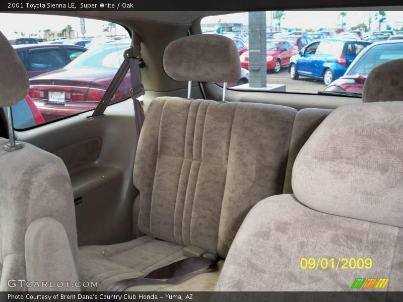 Super White / Oak 2001 Toyota Sienna LE