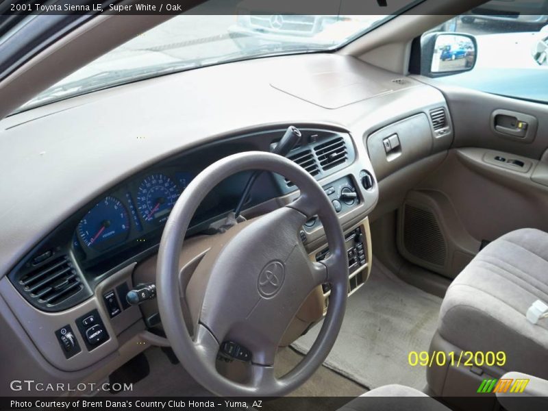 Super White / Oak 2001 Toyota Sienna LE