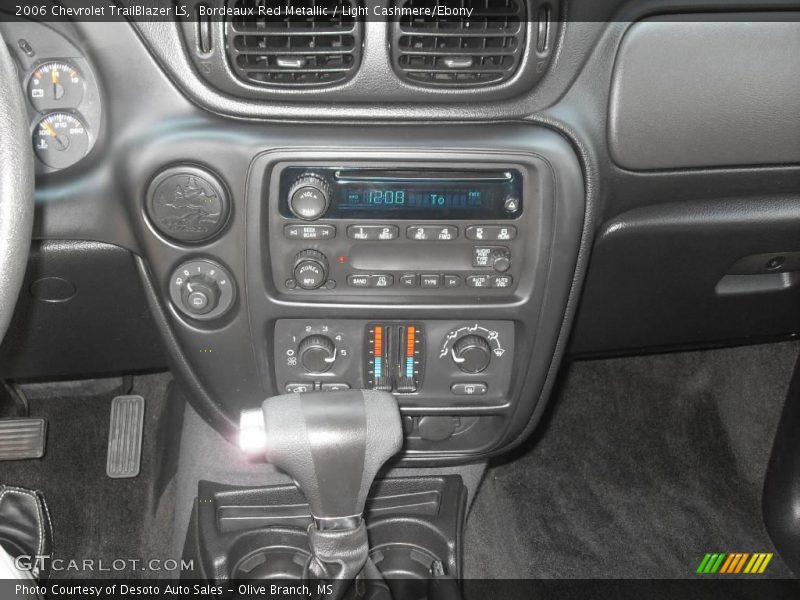Bordeaux Red Metallic / Light Cashmere/Ebony 2006 Chevrolet TrailBlazer LS