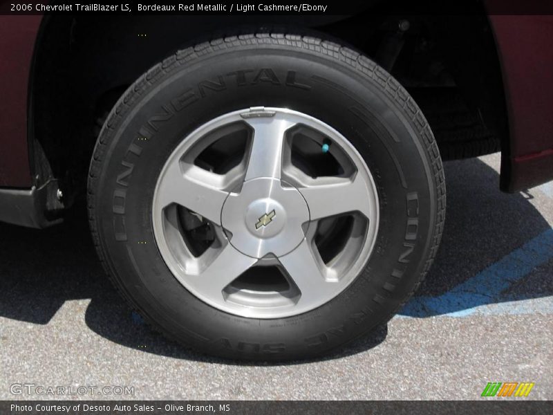 Bordeaux Red Metallic / Light Cashmere/Ebony 2006 Chevrolet TrailBlazer LS