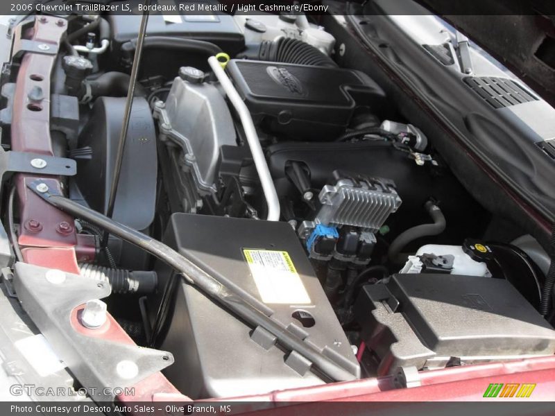 Bordeaux Red Metallic / Light Cashmere/Ebony 2006 Chevrolet TrailBlazer LS