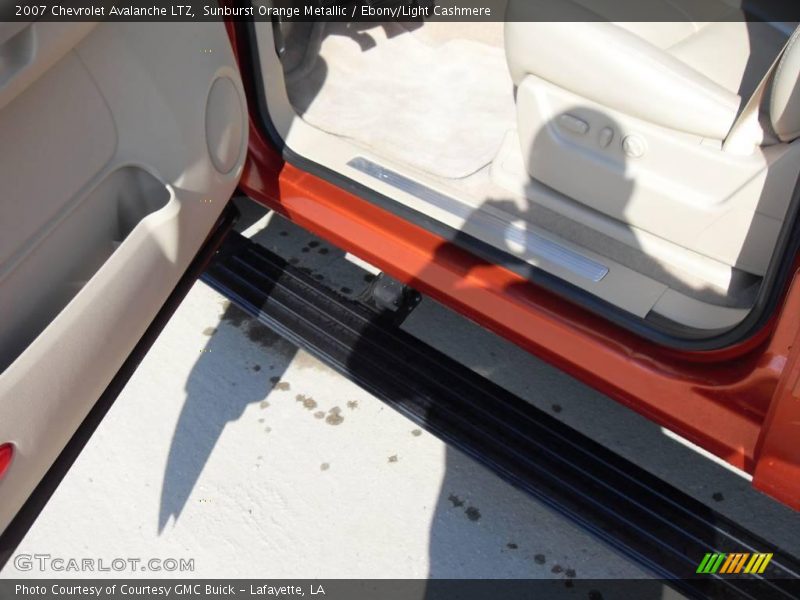Sunburst Orange Metallic / Ebony/Light Cashmere 2007 Chevrolet Avalanche LTZ