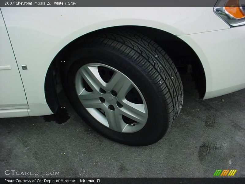 White / Gray 2007 Chevrolet Impala LS