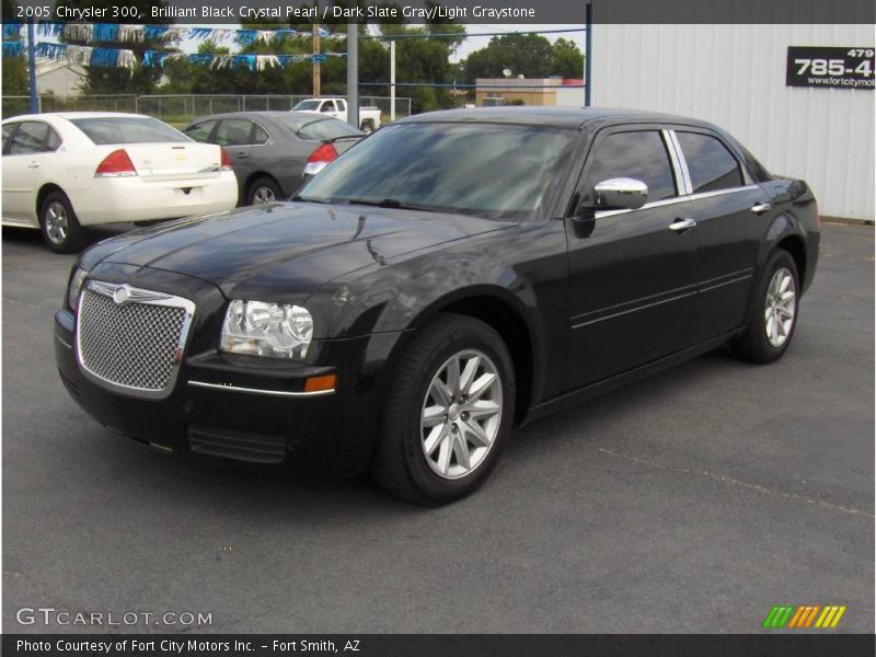 Brilliant Black Crystal Pearl / Dark Slate Gray/Light Graystone 2005 Chrysler 300