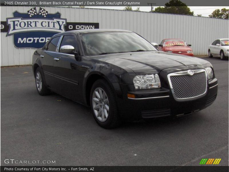 Brilliant Black Crystal Pearl / Dark Slate Gray/Light Graystone 2005 Chrysler 300
