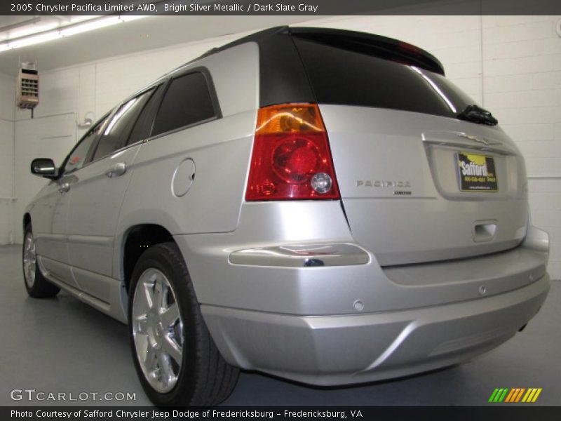 Bright Silver Metallic / Dark Slate Gray 2005 Chrysler Pacifica Limited AWD