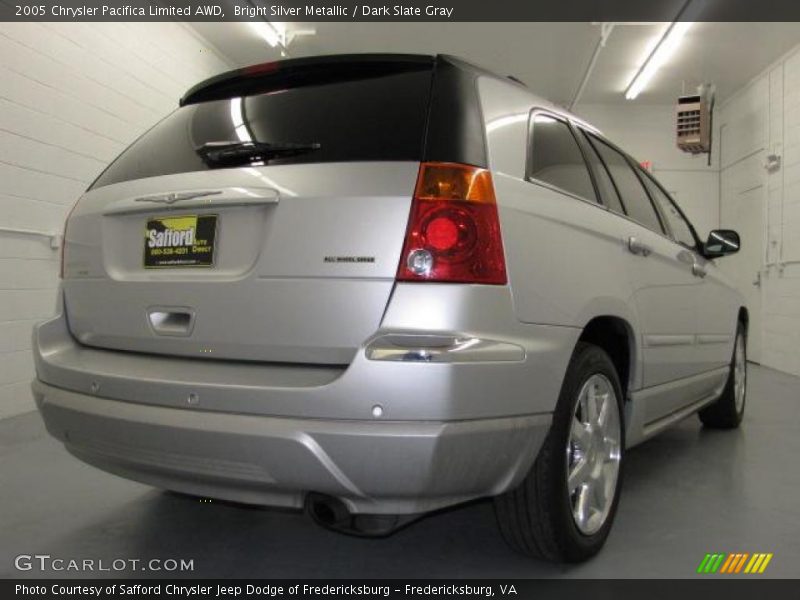 Bright Silver Metallic / Dark Slate Gray 2005 Chrysler Pacifica Limited AWD