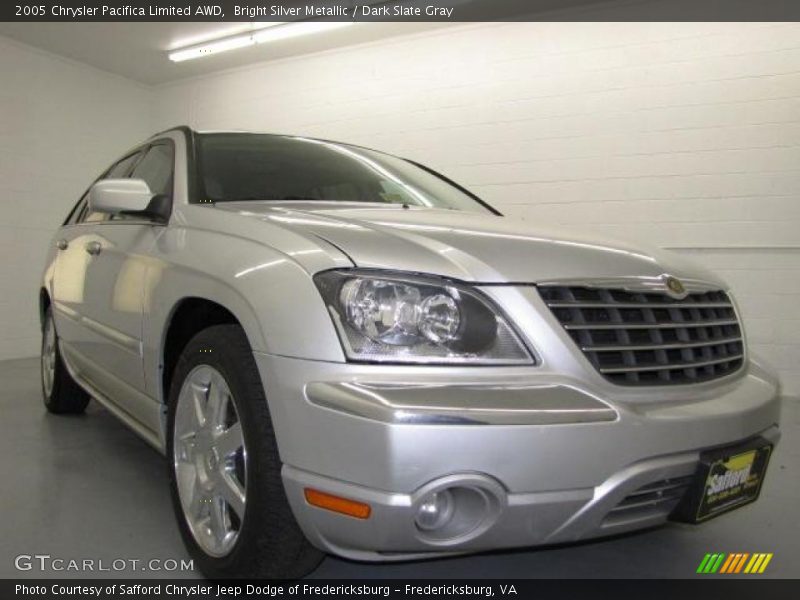 Bright Silver Metallic / Dark Slate Gray 2005 Chrysler Pacifica Limited AWD