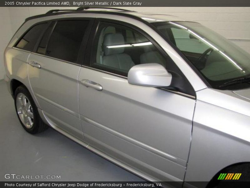 Bright Silver Metallic / Dark Slate Gray 2005 Chrysler Pacifica Limited AWD