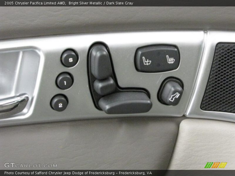 Bright Silver Metallic / Dark Slate Gray 2005 Chrysler Pacifica Limited AWD