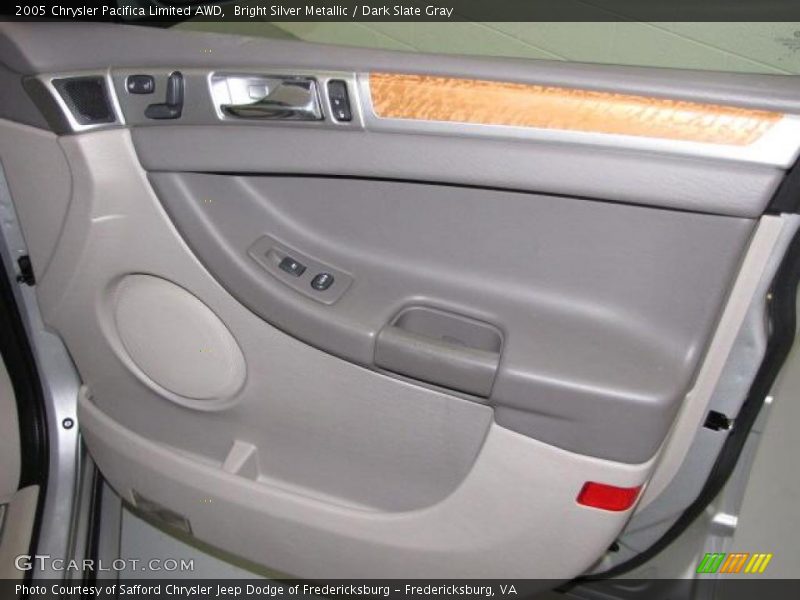 Bright Silver Metallic / Dark Slate Gray 2005 Chrysler Pacifica Limited AWD