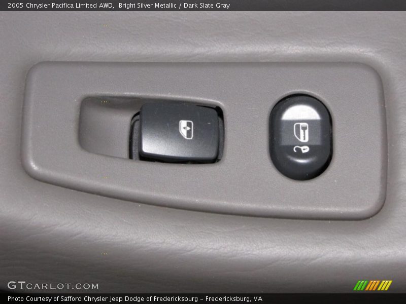 Bright Silver Metallic / Dark Slate Gray 2005 Chrysler Pacifica Limited AWD