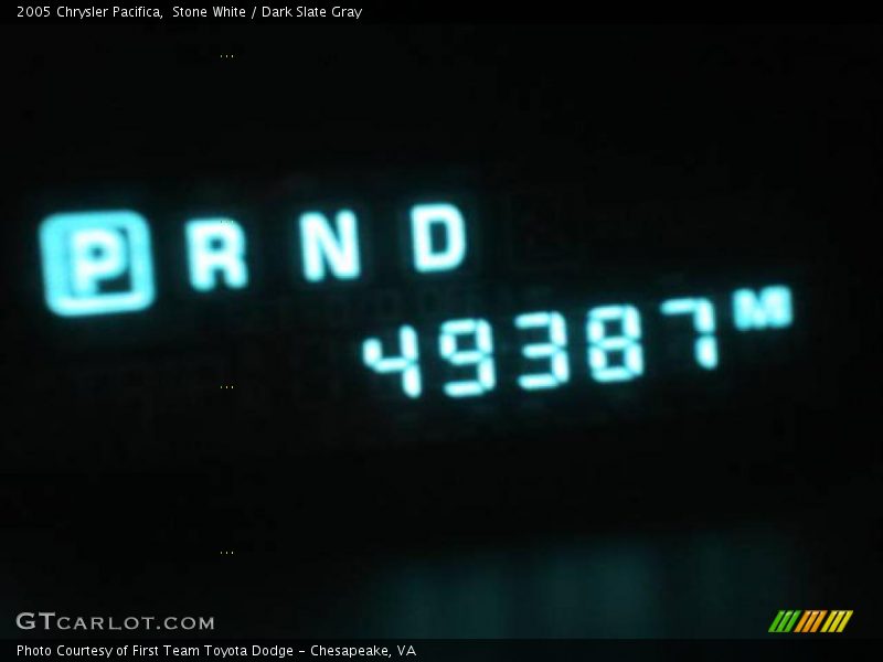 Stone White / Dark Slate Gray 2005 Chrysler Pacifica