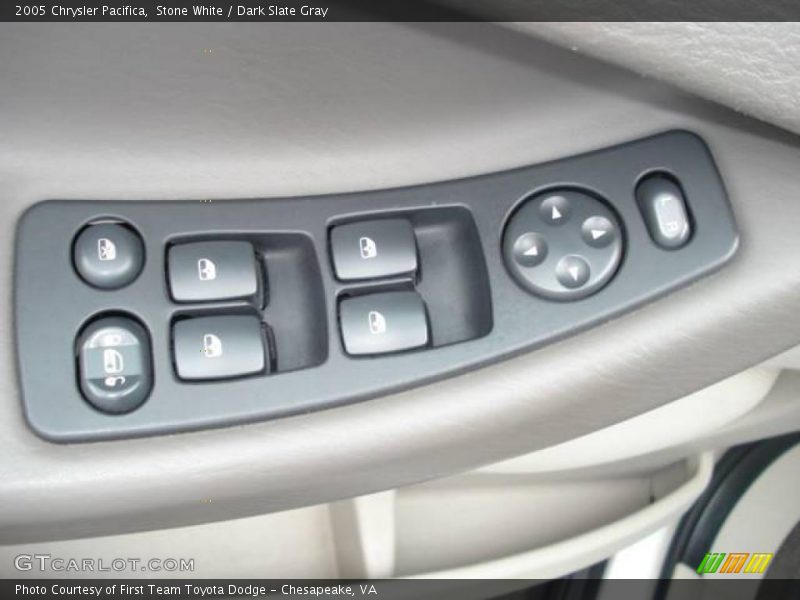 Stone White / Dark Slate Gray 2005 Chrysler Pacifica