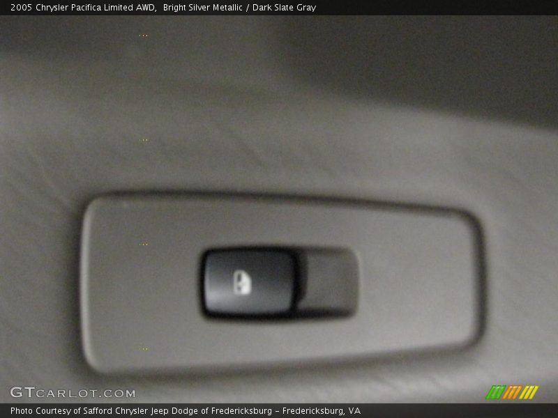Bright Silver Metallic / Dark Slate Gray 2005 Chrysler Pacifica Limited AWD