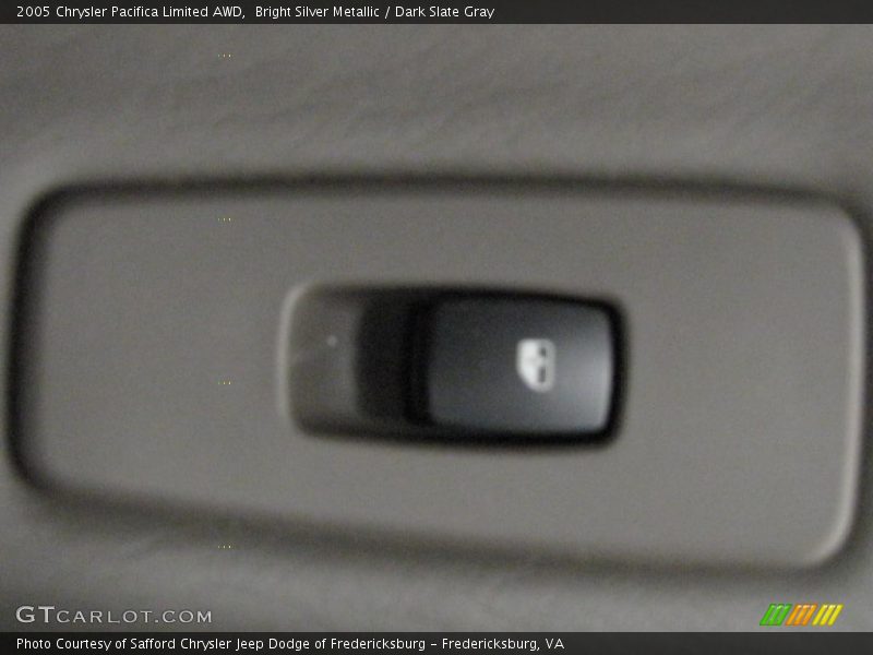 Bright Silver Metallic / Dark Slate Gray 2005 Chrysler Pacifica Limited AWD