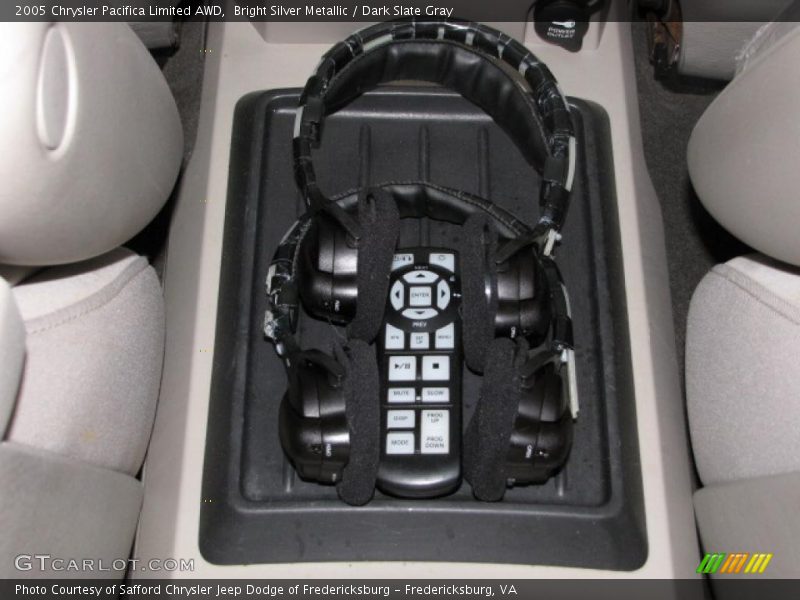 Bright Silver Metallic / Dark Slate Gray 2005 Chrysler Pacifica Limited AWD