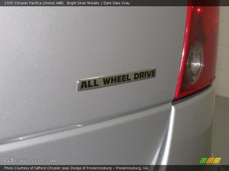 Bright Silver Metallic / Dark Slate Gray 2005 Chrysler Pacifica Limited AWD