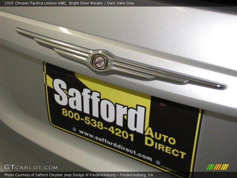 Bright Silver Metallic / Dark Slate Gray 2005 Chrysler Pacifica Limited AWD