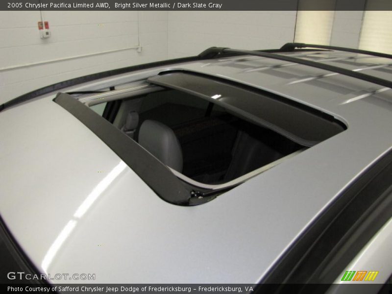Bright Silver Metallic / Dark Slate Gray 2005 Chrysler Pacifica Limited AWD