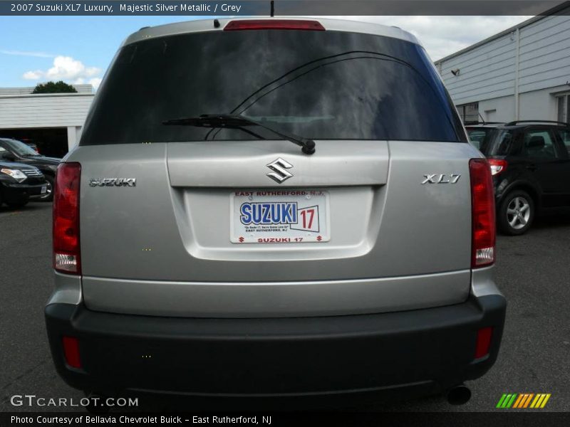 Majestic Silver Metallic / Grey 2007 Suzuki XL7 Luxury