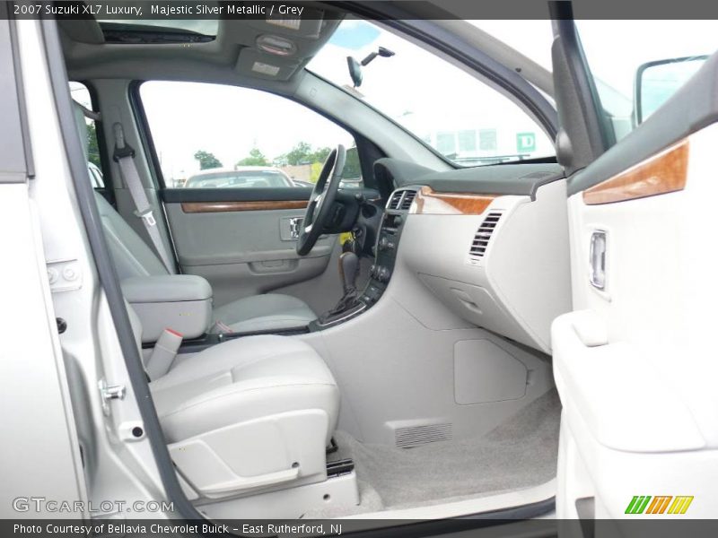 Majestic Silver Metallic / Grey 2007 Suzuki XL7 Luxury