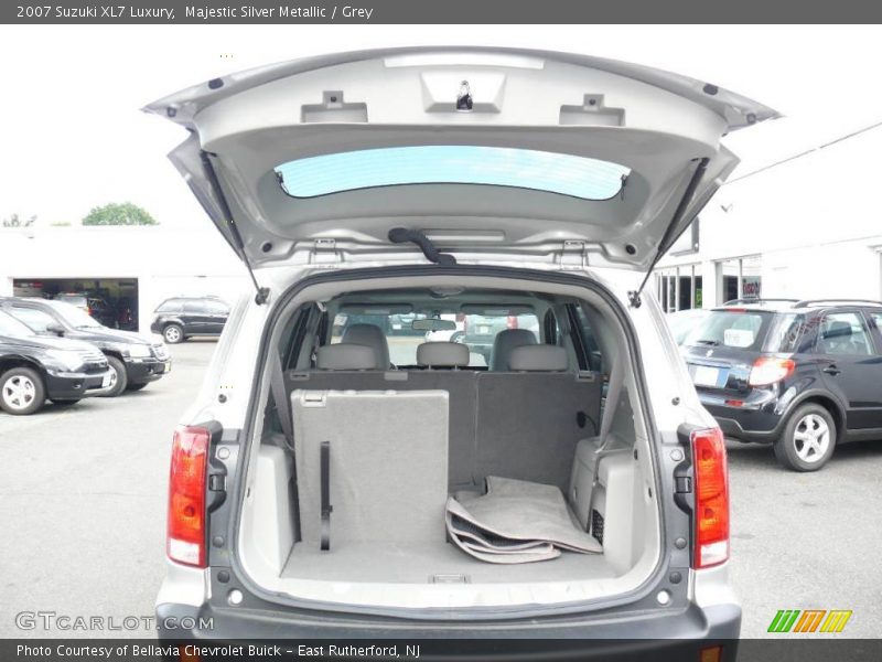 Majestic Silver Metallic / Grey 2007 Suzuki XL7 Luxury