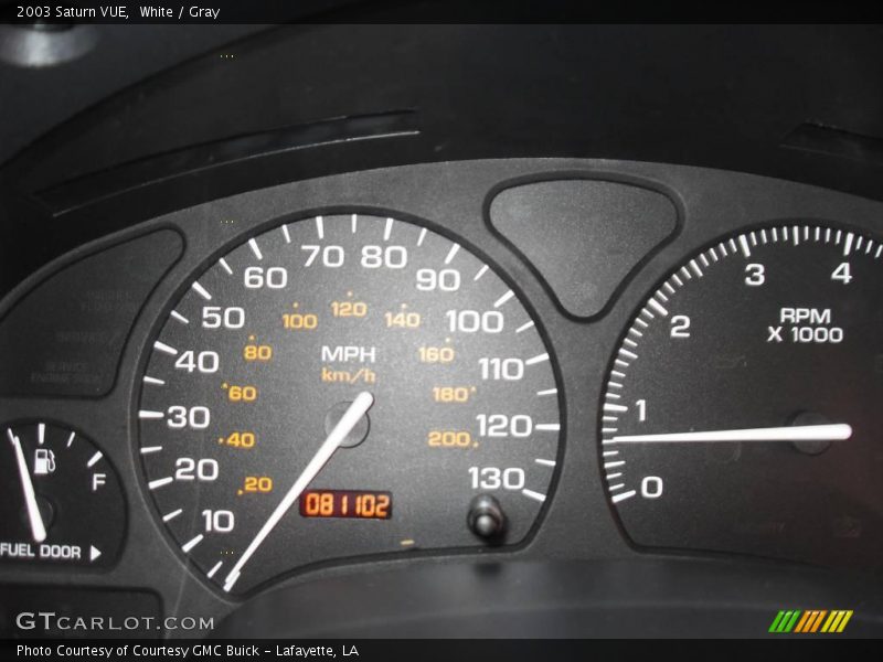 White / Gray 2003 Saturn VUE