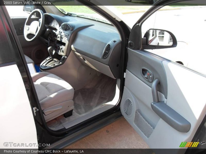 White / Gray 2003 Saturn VUE